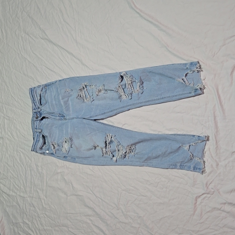 Women's American Eagle 6 Short Distressed Jeans